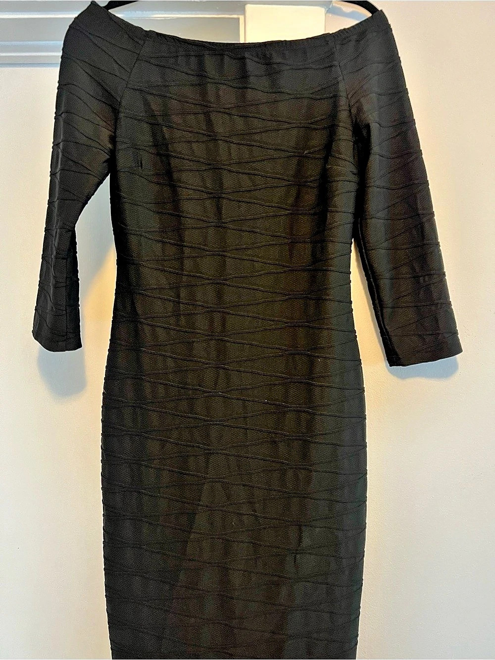 Premier Amour Black Textured Midi Dress Size 8